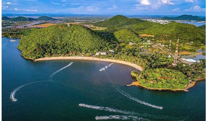 Photo 2: Panoramic view of Mui Nai beach from above.