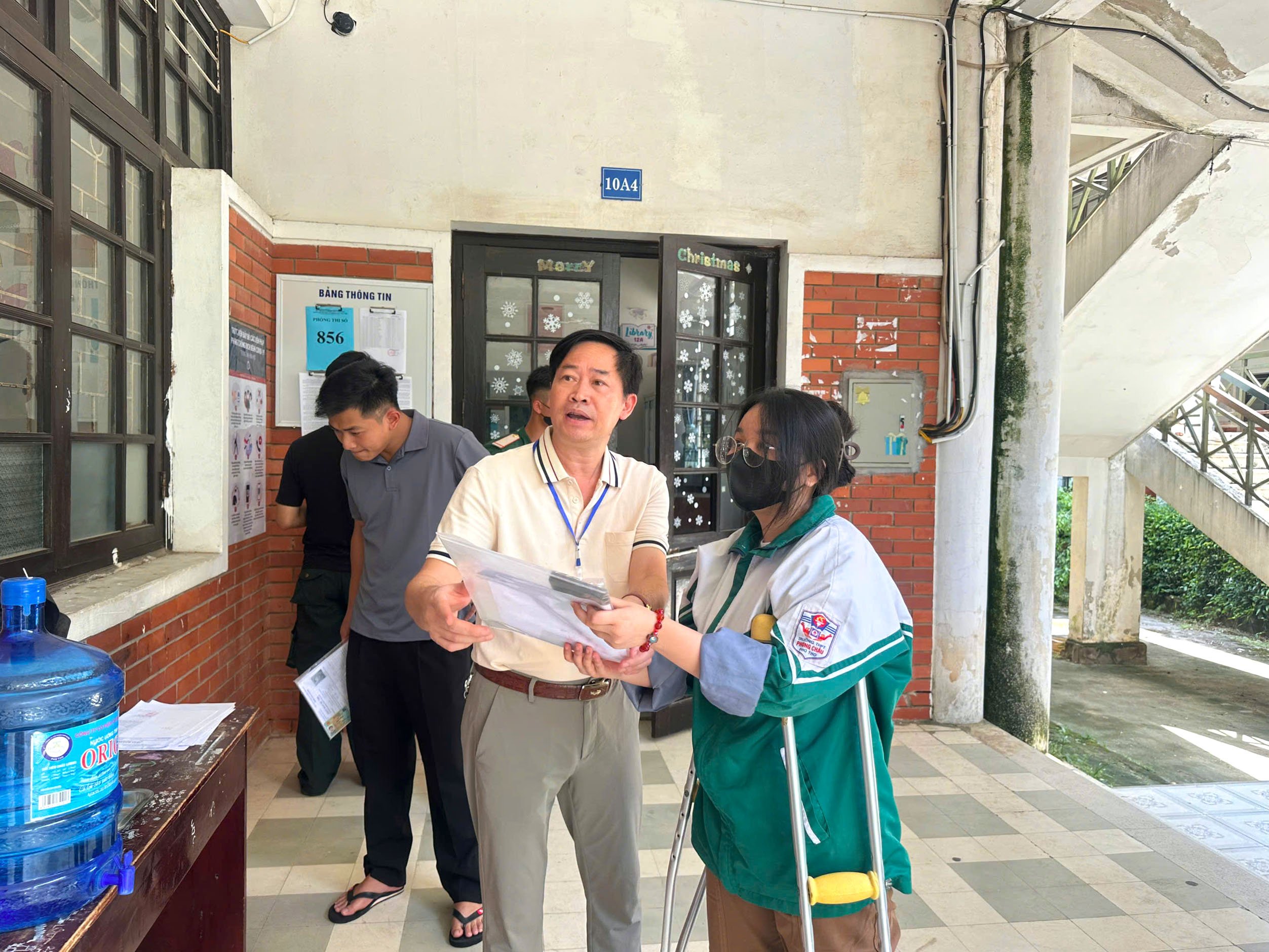 Những hình ảnh đẹp trong thi đầu tiên Kỳ thi tốt nghiệp THPT năm 2025