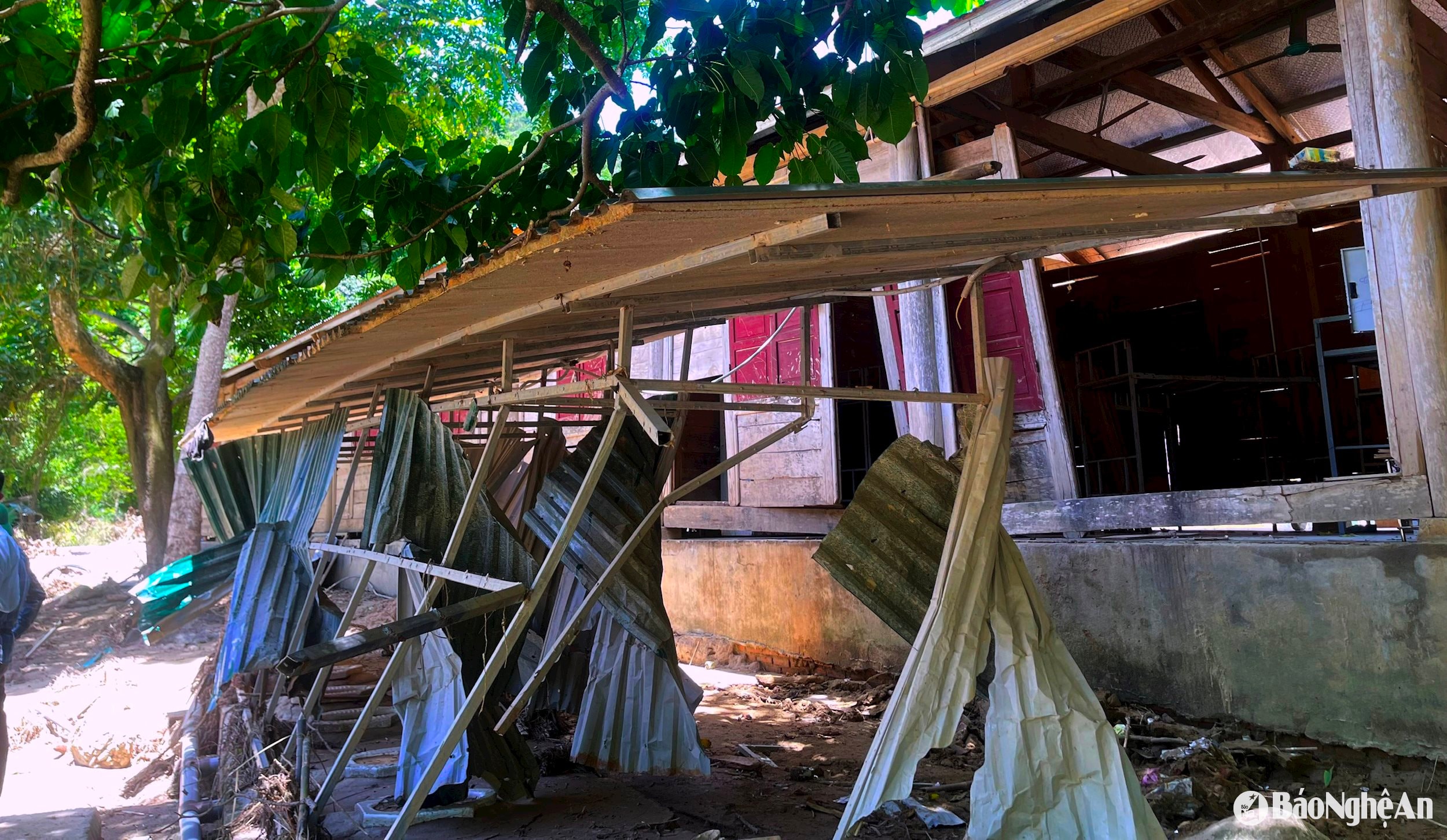 Many classrooms at Huu Khuong Secondary School for Ethnic Minorities were damaged and cannot be repaired. Photo: Q.A